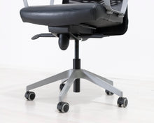 Lataa kuva Galleria-katseluun, IKEA Markus toimistotuoli nahkaistumella musta
