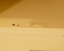 Lataa kuva Galleria-katseluun, Åmells Möbler yöpöytä