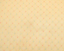 Lataa kuva Galleria-katseluun, Antiikkinen sohva keltaisella verhoilulla