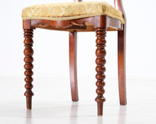 Lataa kuva Galleria-katseluun, Antiikkinen tuoli kangasistuimella