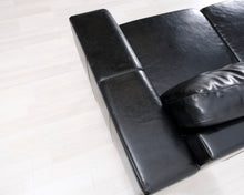 Lataa kuva Galleria-katseluun, 2-istuttava nahkasohva musta