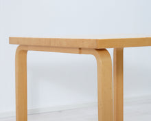 Load image into Gallery viewer, Artek sivupöytä 75 x 75 cm koivu