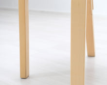 Lataa kuva Galleria-katseluun, Artek 69 tuoli kangasistuimella