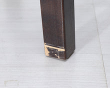 Load image into Gallery viewer, Baaripöytä ja kaksi tuolia tummanruskea