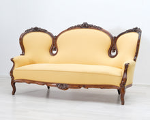 Lataa kuva Galleria-katseluun, Antiikkinen sohva keltaisella verhoilulla