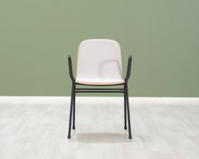 Lataa kuva Galleria-katseluun, Hem Touchwood Armchair tuoli mustalla metallirungolla