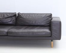 Lataa kuva Galleria-katseluun, Adea 3-istuttava nahkasohva mustanruskea