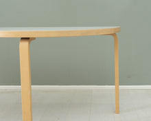 Lataa kuva Galleria-katseluun, Artek 95 puolipyöreä pöytä