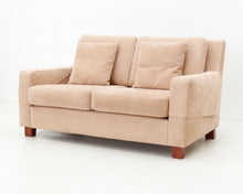 Lataa kuva Galleria-katseluun, 2-istuttava sohva alcantara-kankaalla vaaleanruskea