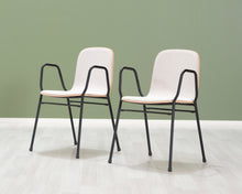 Lataa kuva Galleria-katseluun, Hem Touchwood Armchair tuoli mustalla metallirungolla