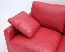 Lataa kuva Galleria-katseluun, Adea CAT 2-istuttava nahkasohva punainen