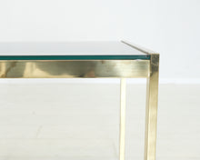 Lataa kuva Galleria-katseluun, 80-luvun kullanvärinen sivupöytä lasilevyllä