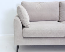 Load image into Gallery viewer, Asko Sofia 2-istuttava kangassohva beige