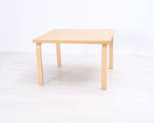 Load image into Gallery viewer, Artek sivupöytä 75 x 90 cm koivu