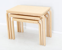 Lataa kuva Galleria-katseluun, Artek 88 sarjapöytä 3-osainen