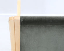 Load image into Gallery viewer, Artek Pentti Heinonen käsinojallinen tuoli