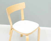 Lataa kuva Galleria-katseluun, Artek 69 tuoli valkoinen laminaatti