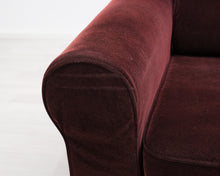 Lataa kuva Galleria-katseluun, 2,5-istuttava kangassohva vuodemekanismilla viininpunainen