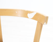 Load image into Gallery viewer, Artek ruokatuoli 68 sininen istuinosa