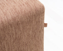 Lataa kuva Galleria-katseluun, 3-istuttava kangassohva ruskea