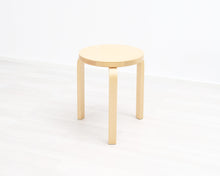 Lataa kuva Galleria-katseluun, Artek 60 jakkara koivu