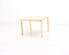 Load image into Gallery viewer, Artek sivupöytä 75 x 75 cm koivu