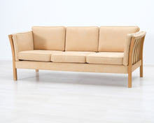 Load image into Gallery viewer, 3-istuttava kangassohva beige