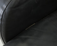 Lataa kuva Galleria-katseluun, Antiikkinahkainen nojatuoli