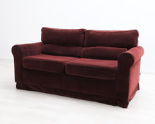 Lataa kuva Galleria-katseluun, 2,5-istuttava kangassohva vuodemekanismilla viininpunainen