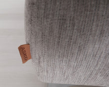 Load image into Gallery viewer, Asko 4-istuttava divaanisohva vaaleanharmaa