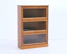 Load image into Gallery viewer, Asko Aspö hyllystö lasiovilla ruskea