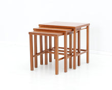 Lataa kuva Galleria-katseluun, 60-luvun sarjapöytä