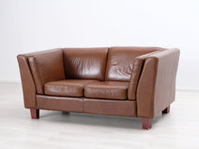 Lataa kuva Galleria-katseluun, 2-istuttava nahkasohva ruskea