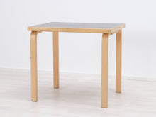 Load image into Gallery viewer, Artek pöytä koivu / musta 60 x 80 cm