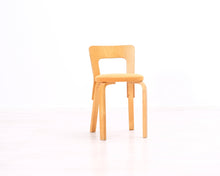 Lataa kuva Galleria-katseluun, Artek 65 tuoli koivu / oranssi