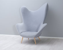 Load image into Gallery viewer, Ateljé Sotamaa The Happy Chair nojatuoli harmaa