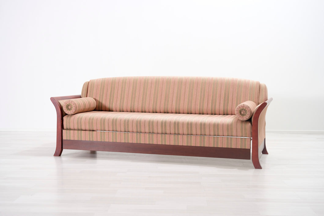 3-istuttava vuodesohva raidallinen