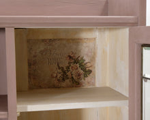 Load image into Gallery viewer, Vaaleanruskeaksi maalattu vanha kaappi

