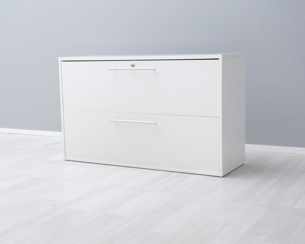 Arkistolaatikosto valkoinen