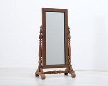 Lataa kuva Galleria-katseluun, Antiikkinen peili
