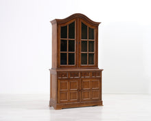 Lataa kuva Galleria-katseluun, Antiikkinen vitriinikaappi ruskea
