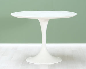 Pyöreä pöytä valkoinen