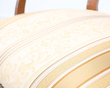 Load image into Gallery viewer, Käsinojallinen tuoli kangasverhoilulla beige
