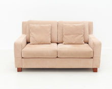 Lataa kuva Galleria-katseluun, 2-istuttava sohva alcantara-kankaalla vaaleanruskea
