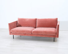 Lataa kuva Galleria-katseluun, 3-istuttava samettisohva koralli
