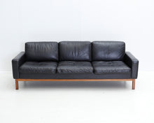 Load image into Gallery viewer, Asko Hidalgo 3-istuttava nahkasohva musta
