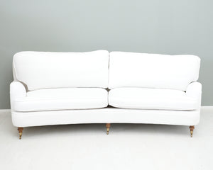 Kaareva Howard-sohva valkoinen