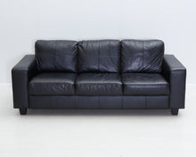 Lataa kuva Galleria-katseluun, 3-istuttava keinonahkasohva musta
