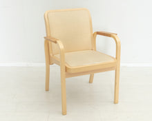 Lataa kuva Galleria-katseluun, Artek 45 nojatuoli umpinaisella selkänojalla beige
