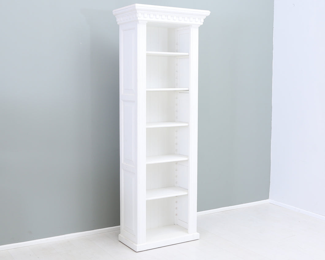 Andrew I kirjahylly valkoinen